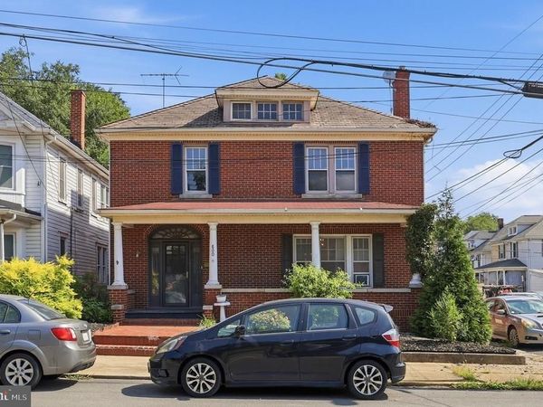800 W KING, MARTINSBURG, WV 25401