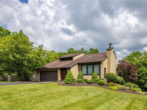 4390 BELLEFLOWER Circle, Syracuse, NY 13215
