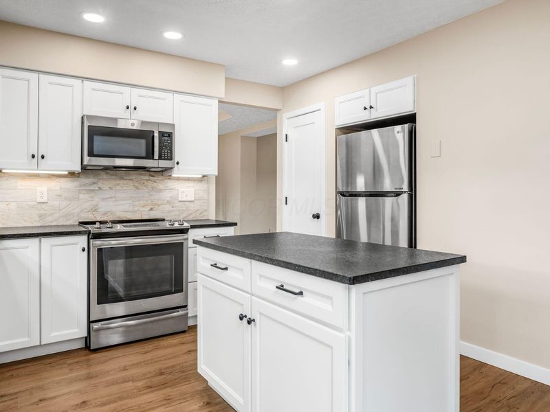 1836 Royal Oak Drive, Lewis Center, OH 43035 Photo 15