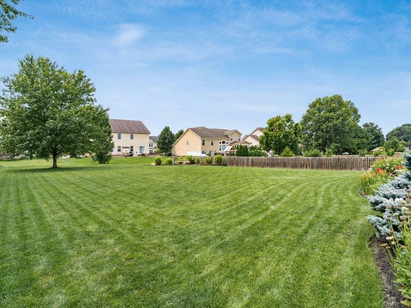 1836 Royal Oak Drive, Lewis Center, OH 43035 Photo 2