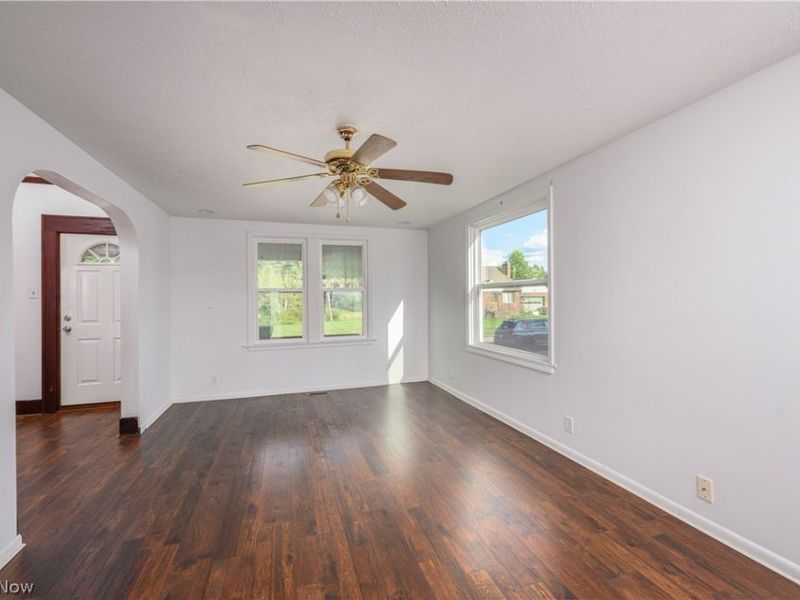 320 Oak Street, Uhrichsville, OH 44683 Photo 11