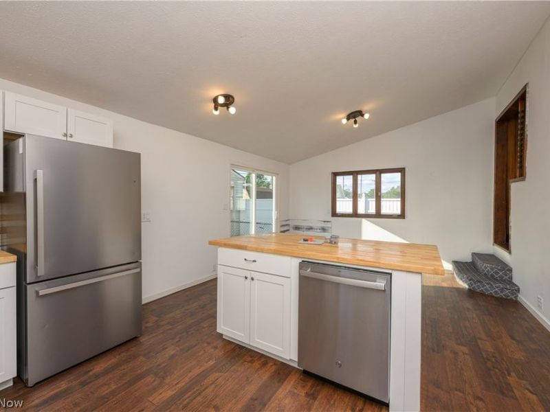 320 Oak Street, Uhrichsville, OH 44683 Photo 16
