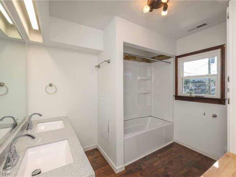 320 Oak Street, Uhrichsville, OH 44683 Photo 18