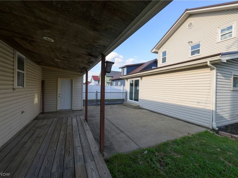 320 Oak Street, Uhrichsville, OH 44683 Photo 5