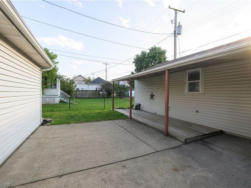 320 Oak Street, Uhrichsville, OH 44683 Photo 7