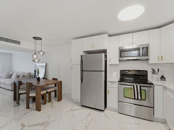 809 W Oakland Park Boulevard, Unit K2, Wilton Manors, FL 33311
