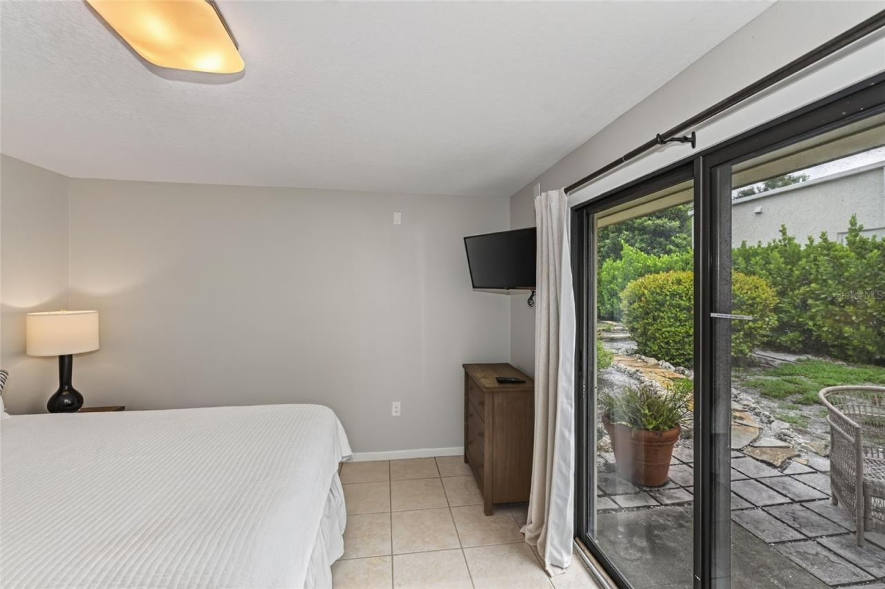 2475 Alameda Avenue, Unit B, Sarasota, FL 34234 Photo