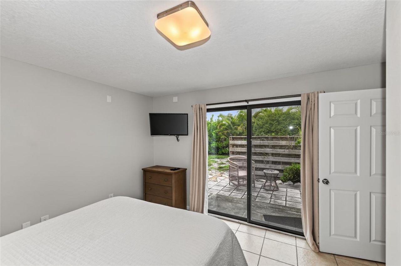 2475 Alameda Avenue, Unit B, Sarasota, FL 34234 Photo