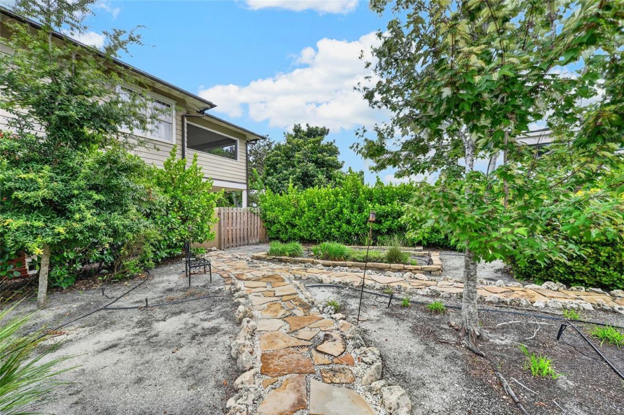 2475 Alameda Avenue, Unit B, Sarasota, FL 34234 Photo