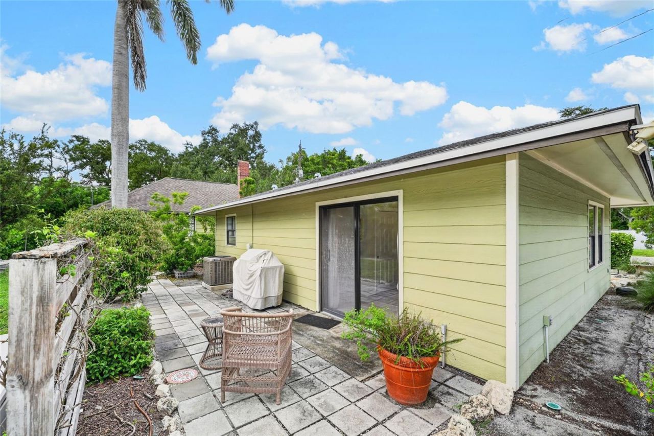 2475 Alameda Avenue, Unit B, Sarasota, FL 34234 Photo