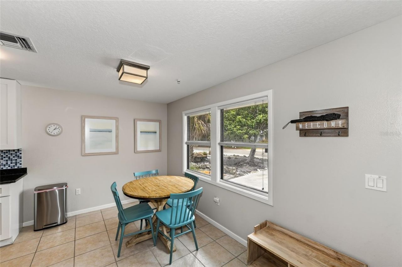 2475 Alameda Avenue, Unit B, Sarasota, FL 34234 Photo