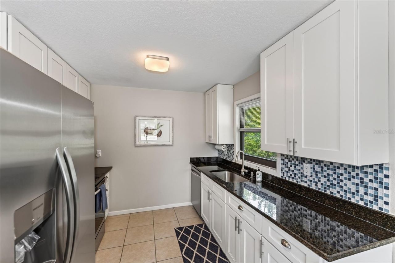 2475 Alameda Avenue, Unit B, Sarasota, FL 34234 Photo