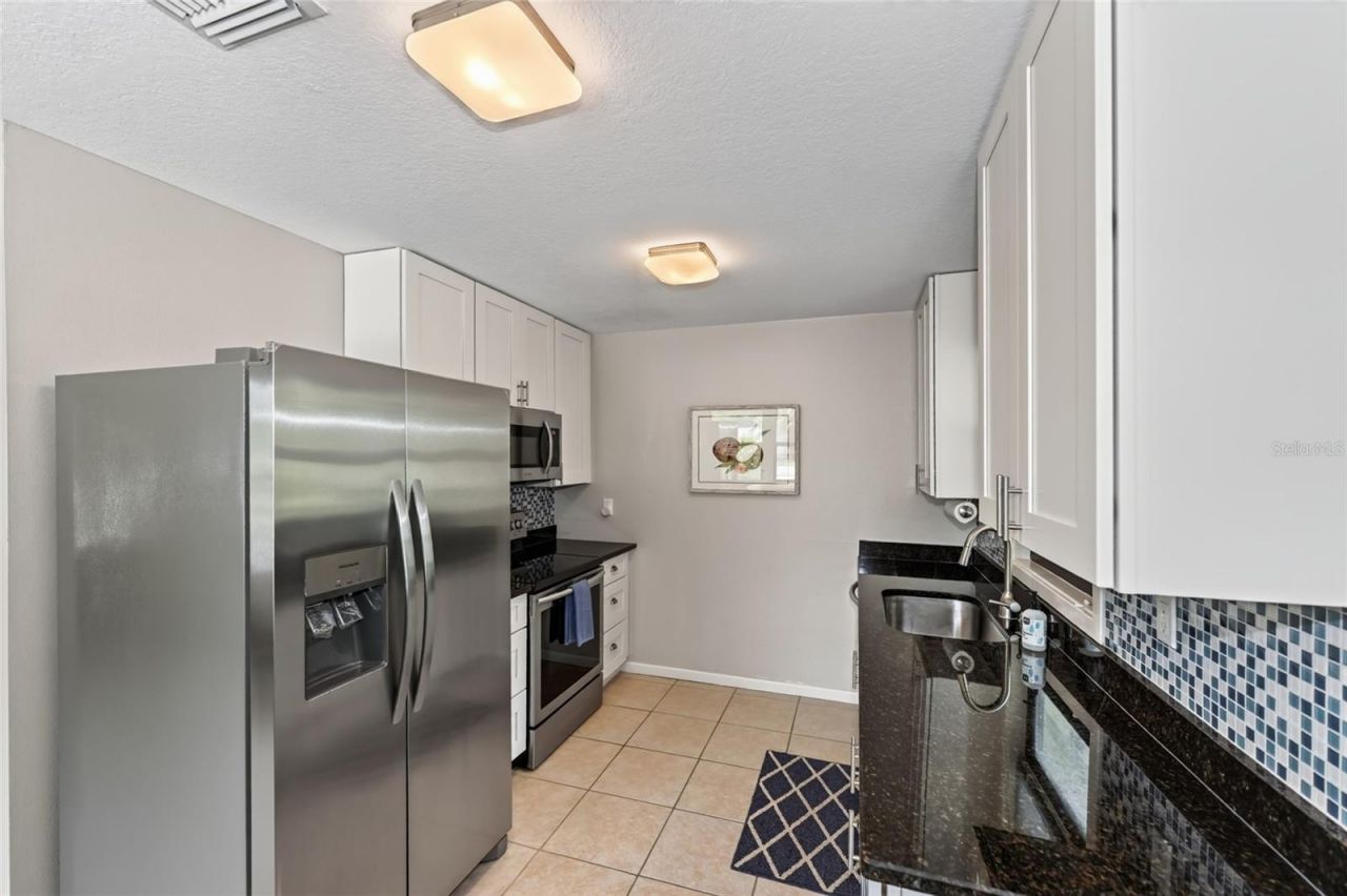 2475 Alameda Avenue, Unit B, Sarasota, FL 34234 Photo