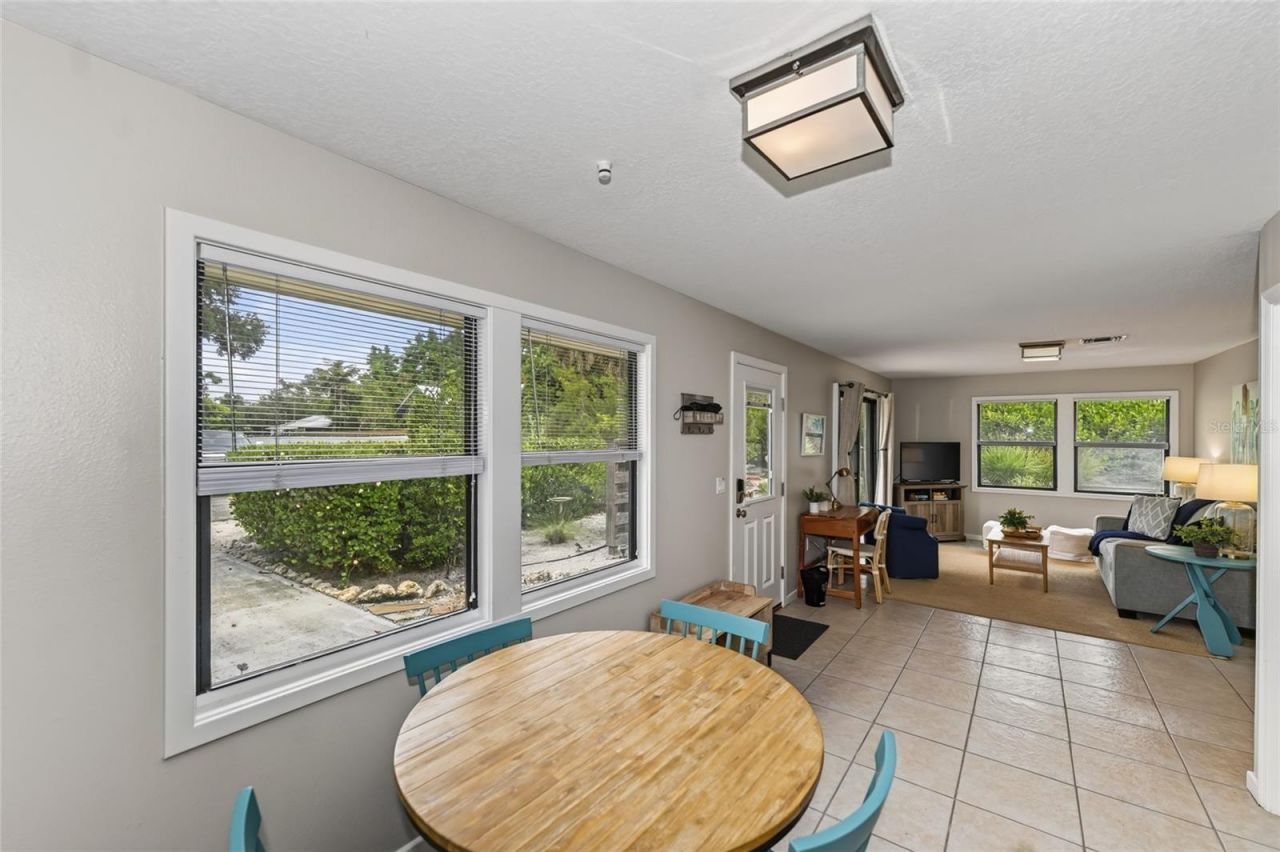 2475 Alameda Avenue, Unit B, Sarasota, FL 34234 Photo