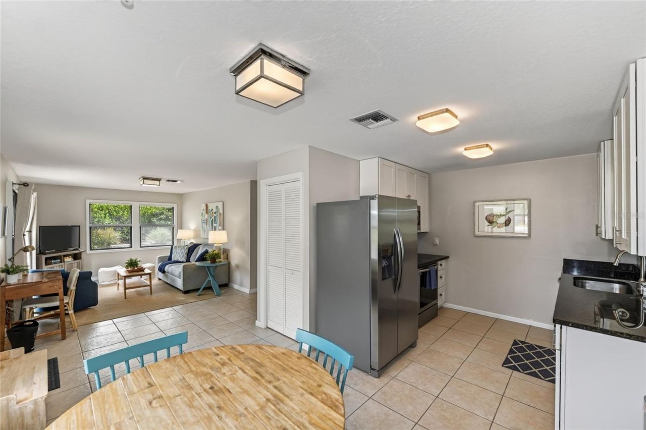 2475 Alameda Avenue, Unit B, Sarasota, FL 34234 Photo