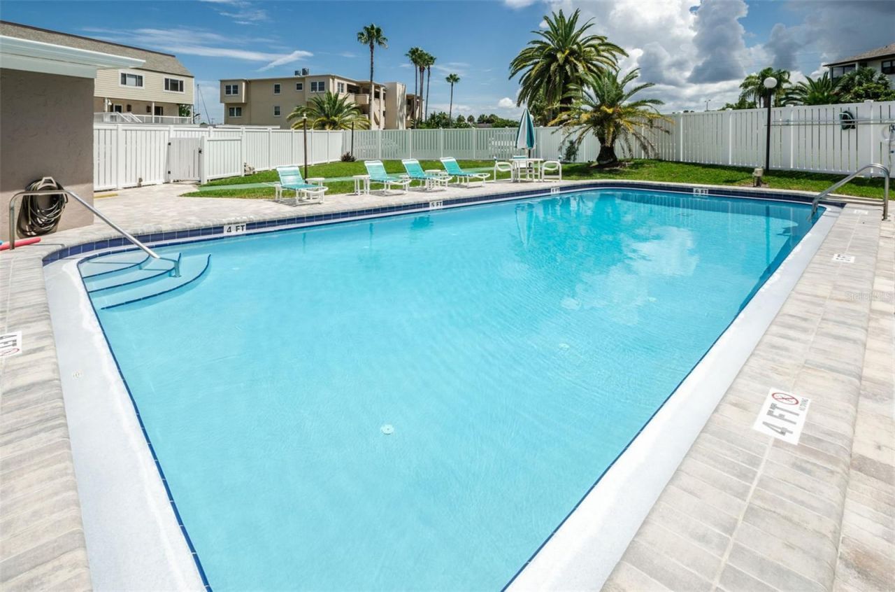 433 S Paula Drive , Unit 32, Dunedin, FL 34698 Photo