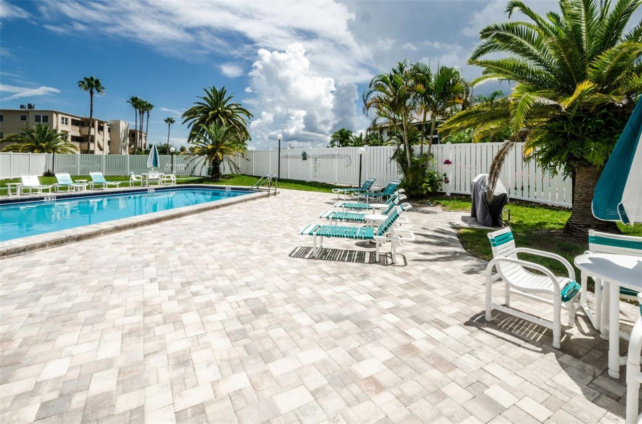 433 S Paula Drive , Unit 32, Dunedin, FL 34698 Photo