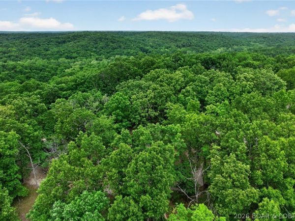 16376 Twisted Tree Road, Barnett, MO 65011