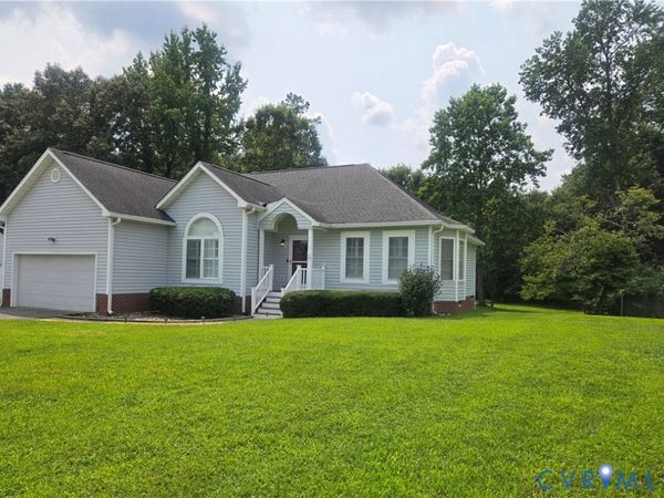 12812 Winfree Street , Chester, VA 23831