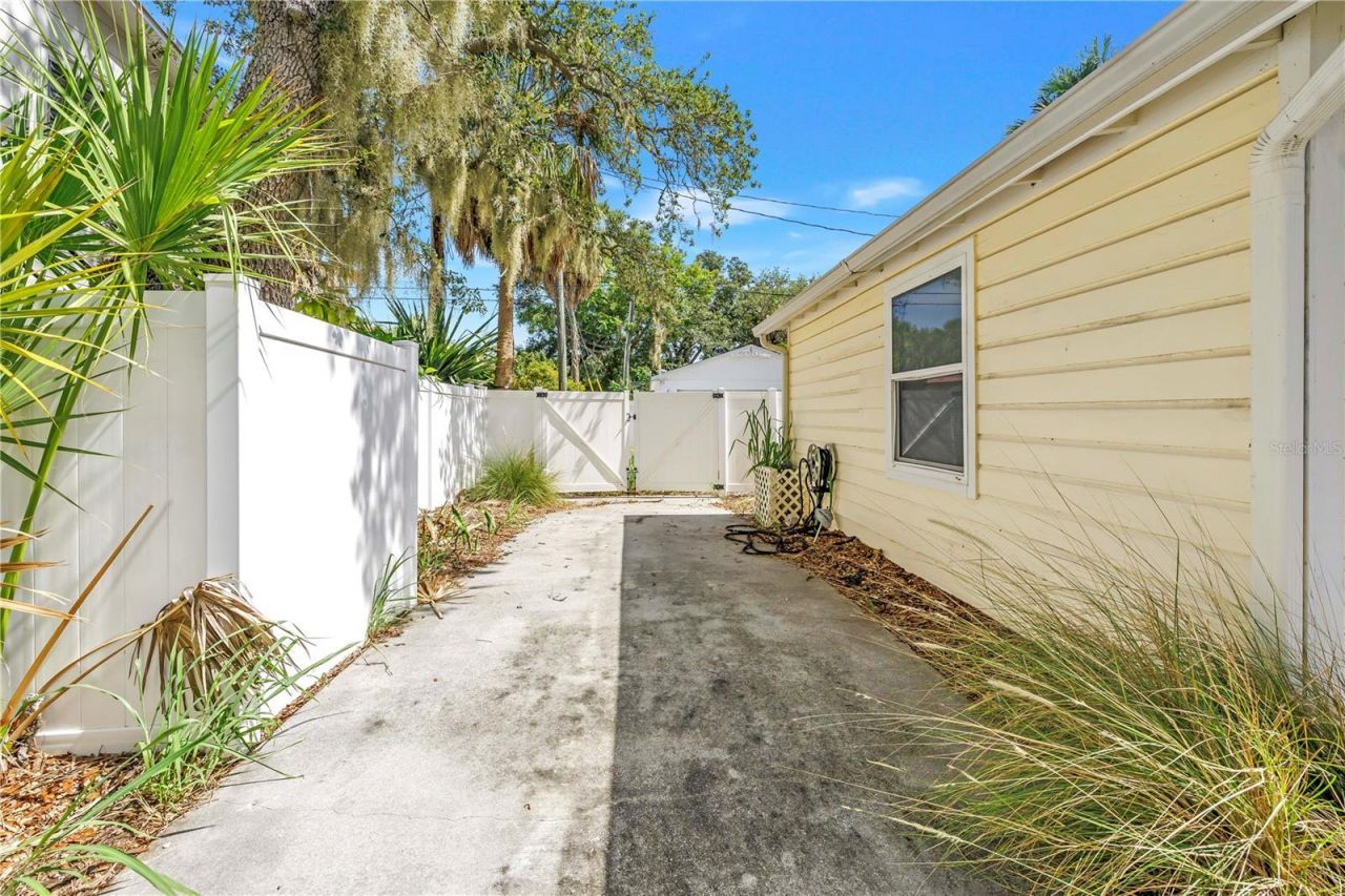 109 20th Avenue S, Saint Petersburg, FL 33705 Photo