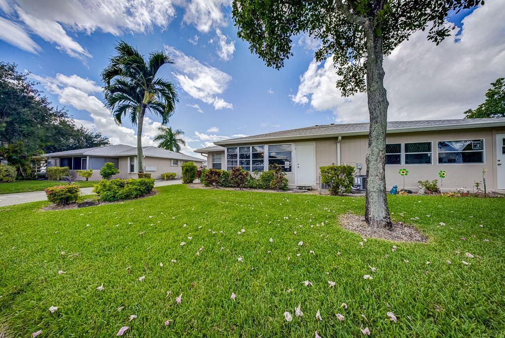 546 Covered Bridge Boulevard, Unit A, Lake Worth, FL 33467 Photo