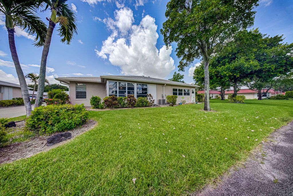 546 Covered Bridge Boulevard, Unit A, Lake Worth, FL 33467 Photo