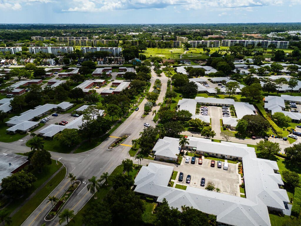 546 Covered Bridge Boulevard, Unit A, Lake Worth, FL 33467 Photo