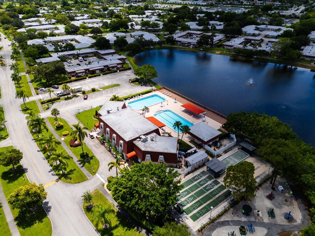546 Covered Bridge Boulevard, Unit A, Lake Worth, FL 33467 Photo
