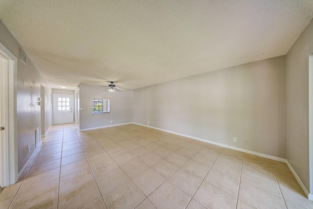 546 Covered Bridge Boulevard, Unit A, Lake Worth, FL 33467 Photo