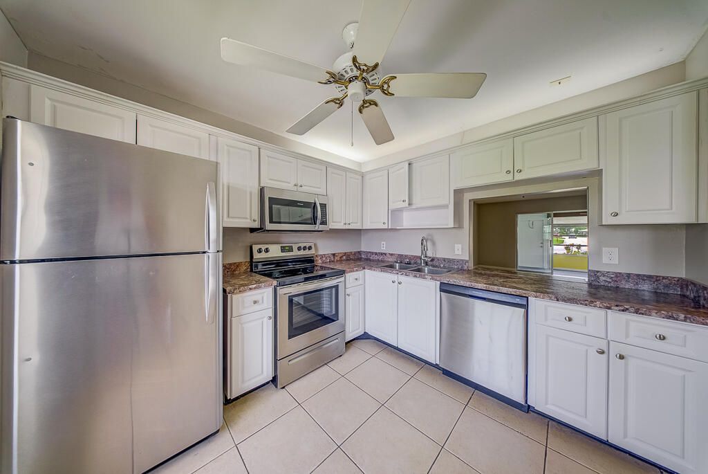 546 Covered Bridge Boulevard, Unit A, Lake Worth, FL 33467 Photo