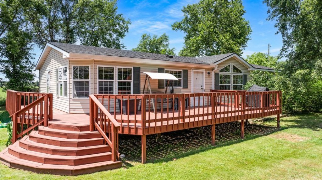 23991 Floyd Moore Road Gentry, AR 72734