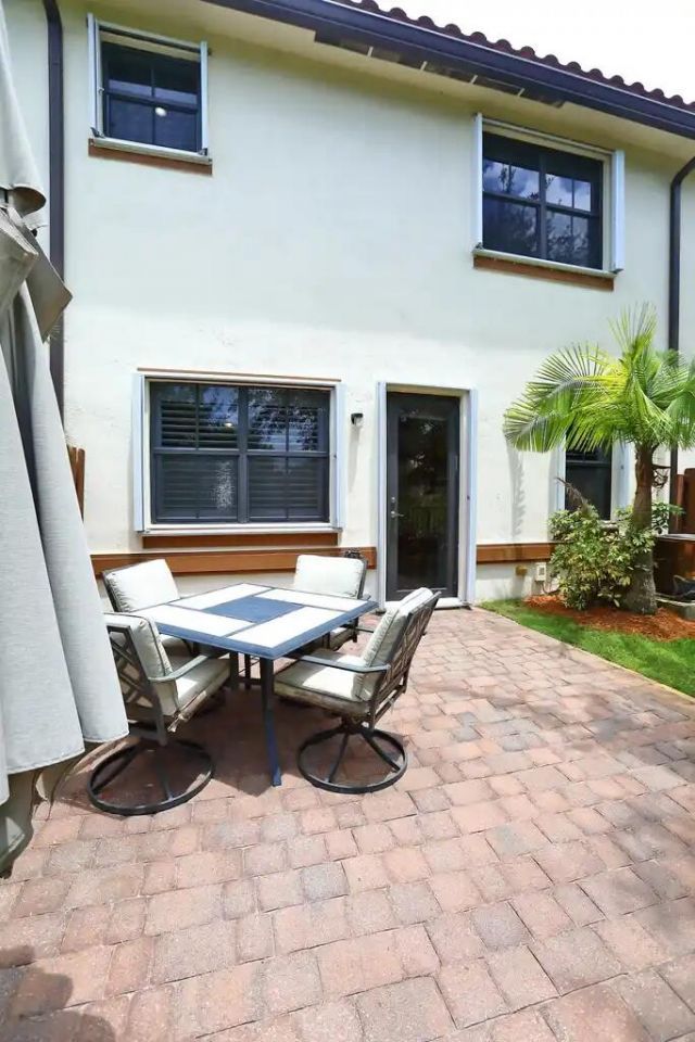 807 E Village Circle, Davie, FL 33325 Photo