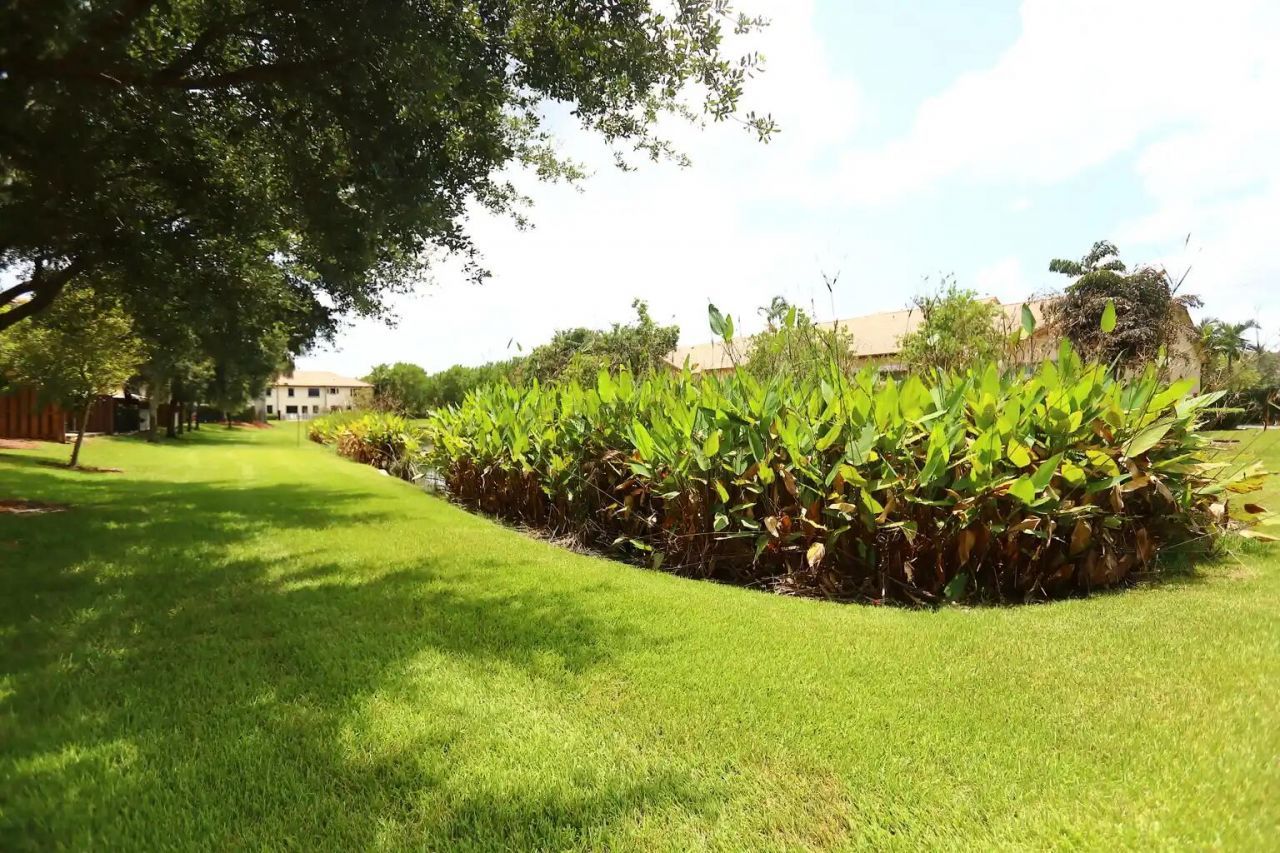 807 E Village Circle, Davie, FL 33325 Photo