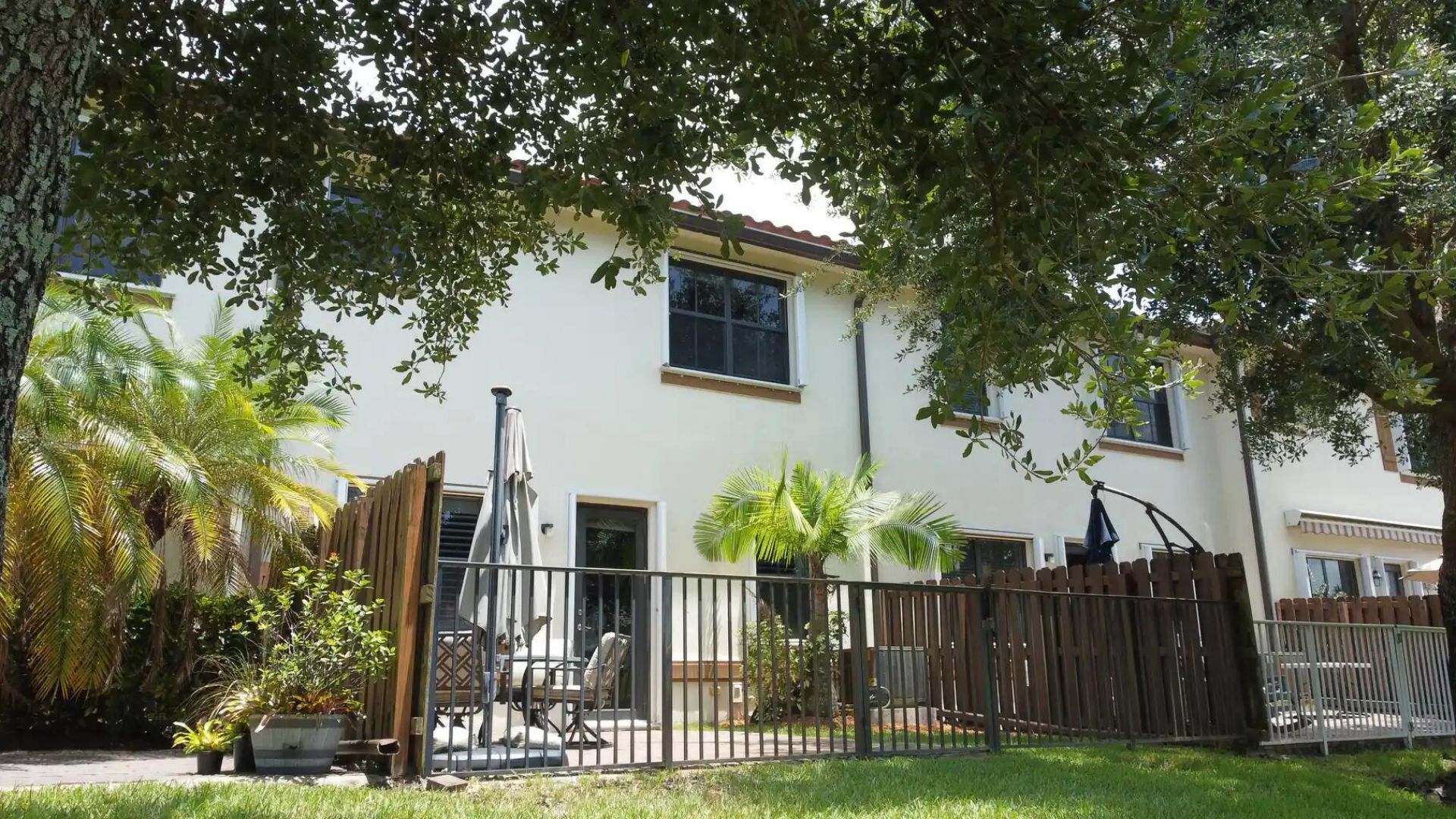 807 E Village Circle, Davie, FL 33325 Photo