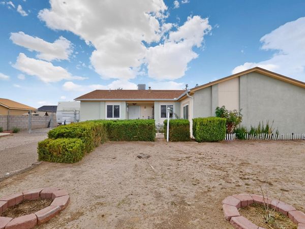 834 Nyasa Road SE, Rio Rancho, NM 87124