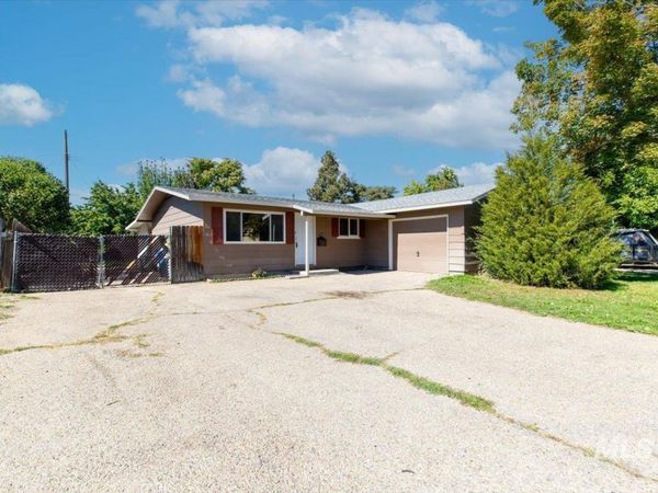 45 S Westwood St, Nampa, ID 83651