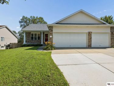 1541 Bordeaux Road, Lincoln, NE 68522