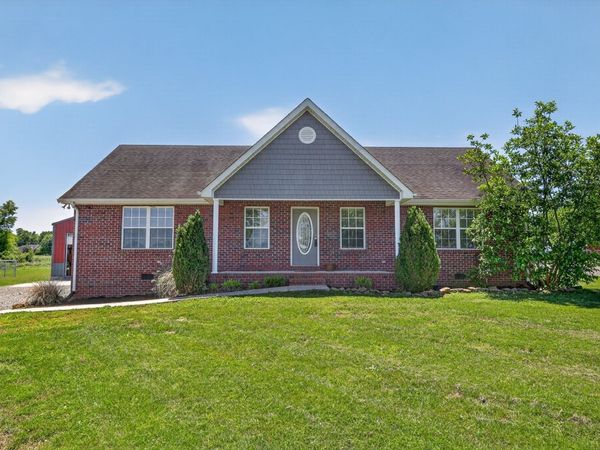 1014 Spire Way Dr , Castalian Springs, TN 37031