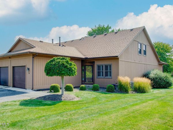 70 N Harbors End Drive , Port Clinton, OH 43452