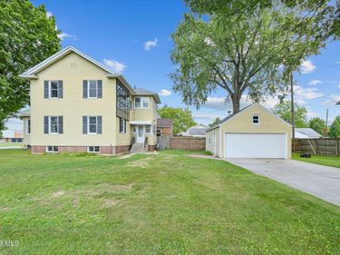 3004 Starr Avenue , Oregon, OH 43616
