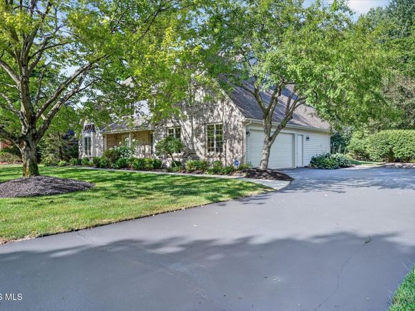 5237 Spring Creek Lane , Sylvania, OH 43560