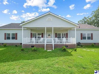 4725 S Irby St, Effingham, SC 29541