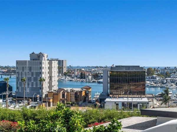233 Santa Ana, Newport Beach, CA 92663