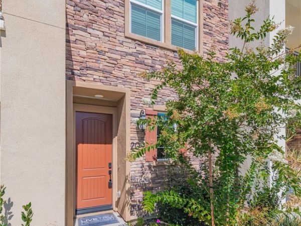 209 Niebla Lane, Mission Viejo, CA 92692