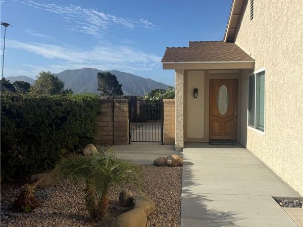 5176 Creekside Road, Camarillo, CA 93012