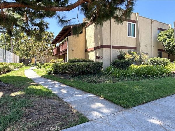 1030 W MacArthur Boulevard, Unit 38, Santa Ana, CA 92707