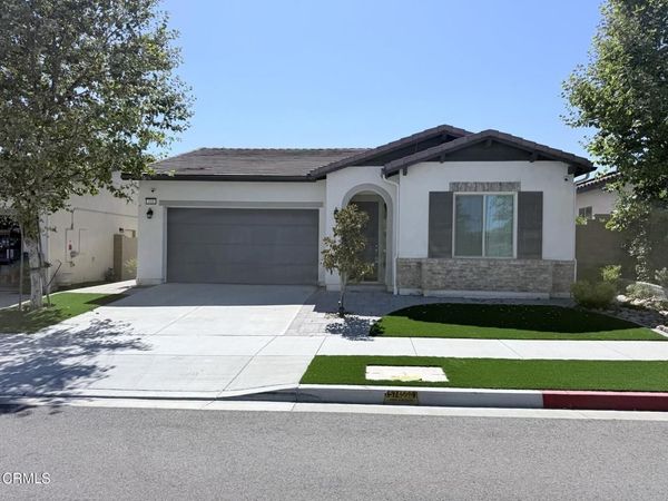 410 Autumn Path Lane, Santa Paula, CA 93060