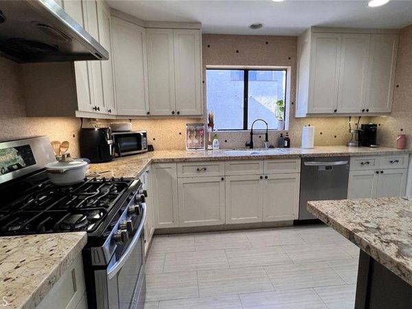 21730 Marylee Street, Unit 35, Woodland Hills, CA 91367