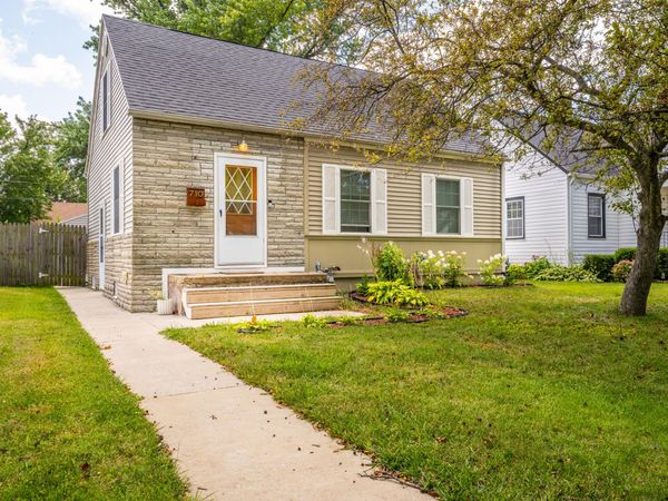 710 Petrie Avenue, St. Joseph, MI 49085