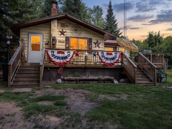 16085 15.5 Road, Nahma Twp, MI 49895